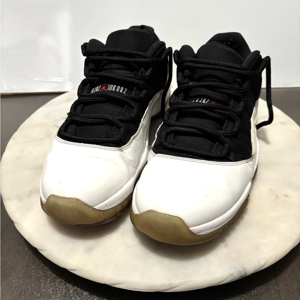 Air Jordan 11 Retro Low Tuxedo Men’s Size 11 Shoe Sneaker